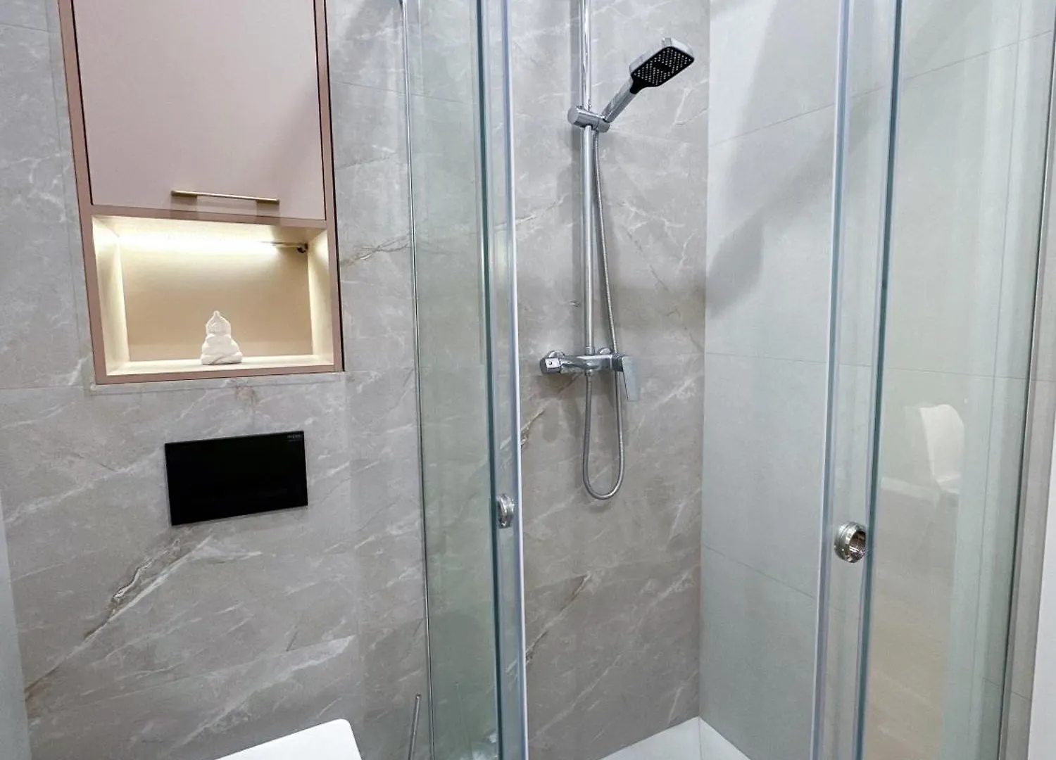 Яркая Студия В Meridian Apartments Almaty