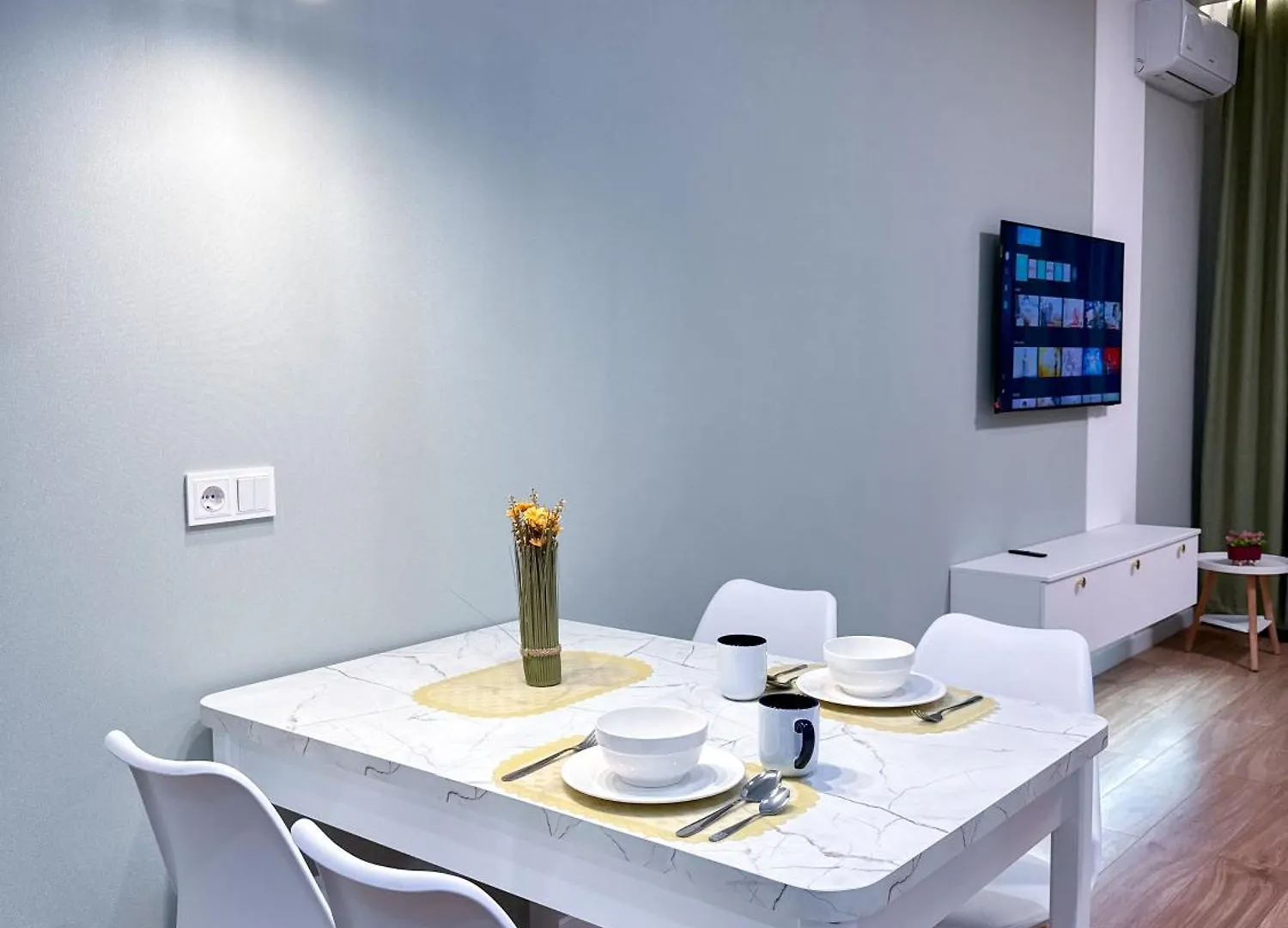 Яркая Студия В Meridian Apartments Almaty Kazakhstan