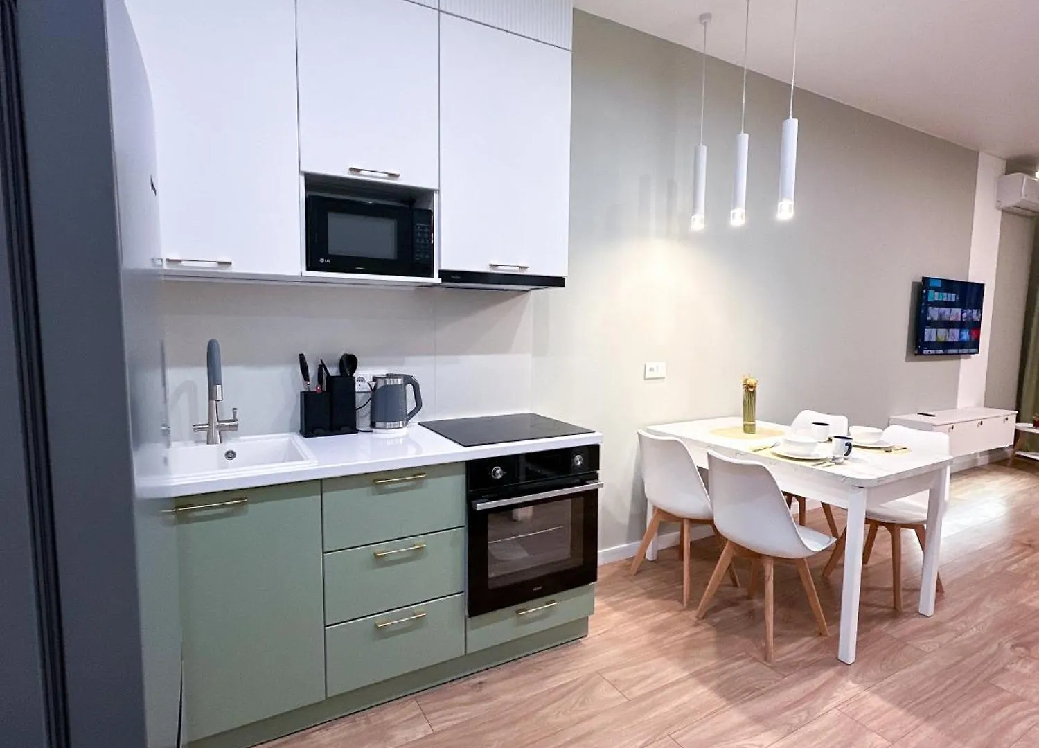 Яркая Студия В Meridian Apartments Almaty